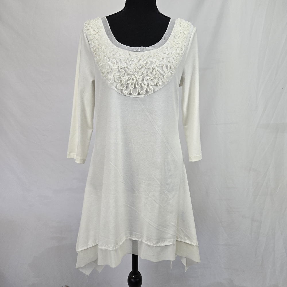 CASUAL EXPRESS Half Sleeve Tunic Blouse Textured Floral Neckline Size Small